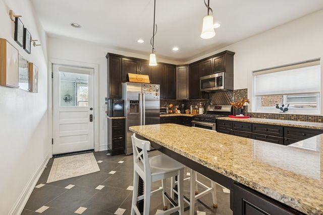 1122 S Oak Park Avenue, Oak Park, IL 60304