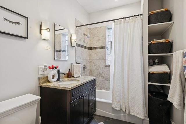 1122 S Oak Park Avenue, Oak Park, IL 60304