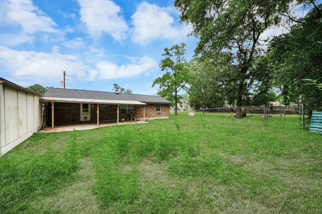 1301 Briarcliff Street, Conroe, TX 77385