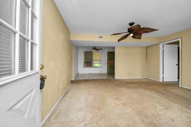 1301 Briarcliff Street, Conroe, TX 77385