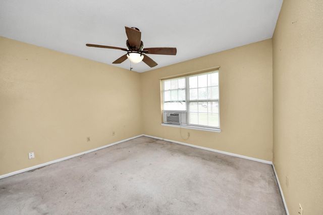 1301 Briarcliff Street, Conroe, TX 77385