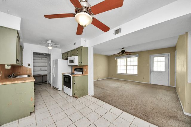 1301 Briarcliff Street, Conroe, TX 77385