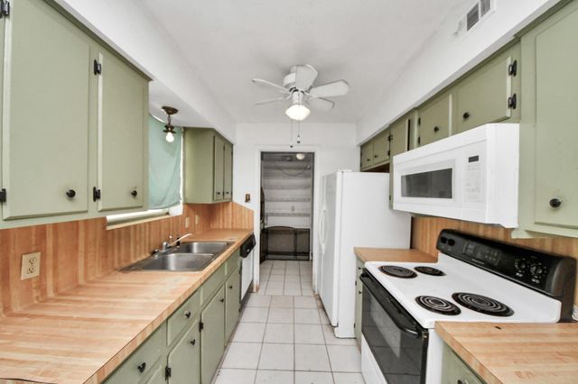1301 Briarcliff Street, Conroe, TX 77385
