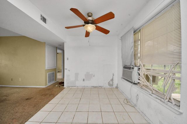 1301 Briarcliff Street, Conroe, TX 77385