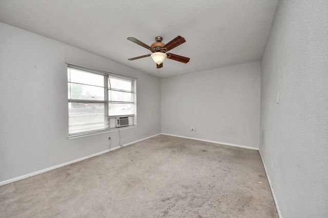 1301 Briarcliff Street, Conroe, TX 77385