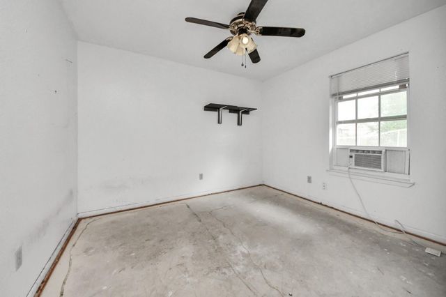 1301 Briarcliff Street, Conroe, TX 77385