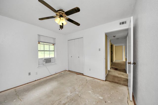 1301 Briarcliff Street, Conroe, TX 77385