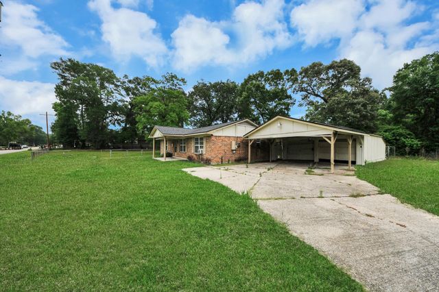 1301 Briarcliff Street, Conroe, TX 77385