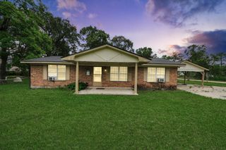 1301 Briarcliff Street, Conroe, TX 77385