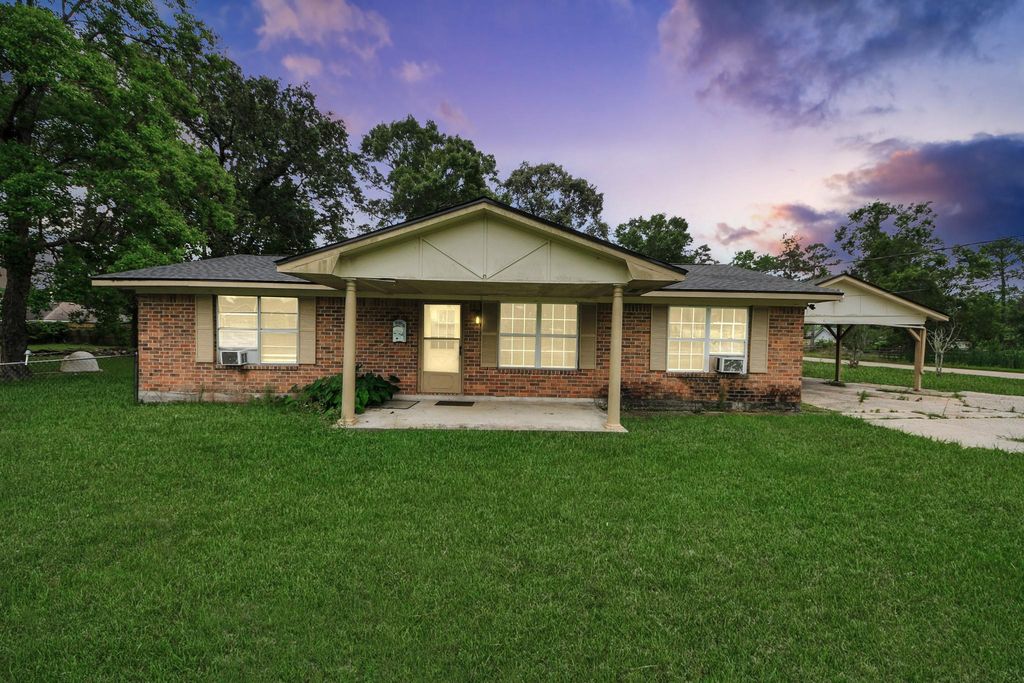 1301 Briarcliff Street, Conroe, TX 77385