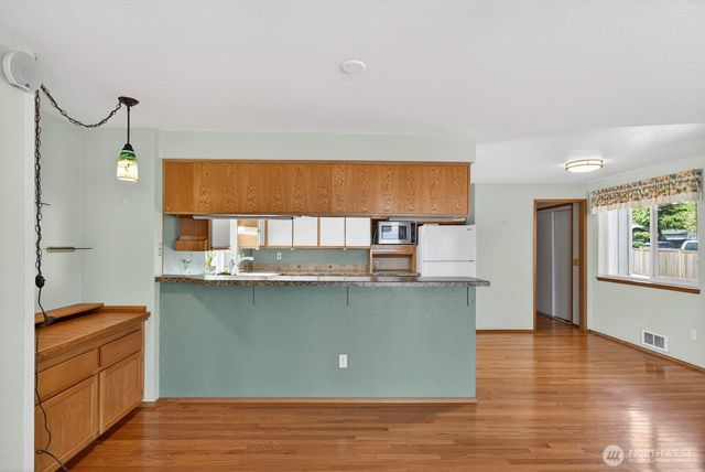 1985 Cascade View Drive, Camano Island, WA 98282