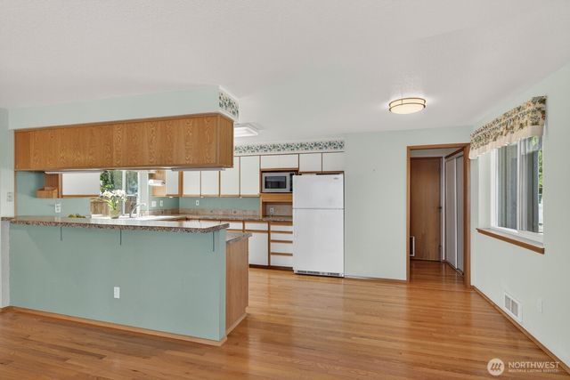 1985 Cascade View Drive, Camano Island, WA 98282