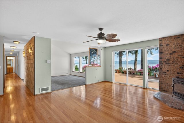 1985 Cascade View Drive, Camano Island, WA 98282