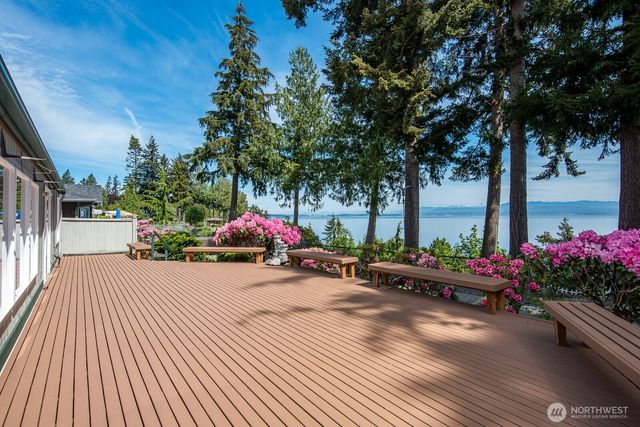 1985 Cascade View Drive, Camano Island, WA 98282
