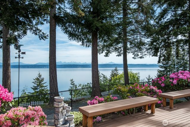 1985 Cascade View Drive, Camano Island, WA 98282