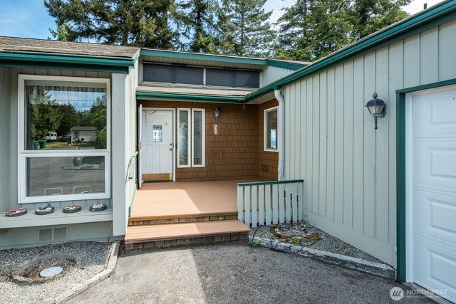 1985 Cascade View Drive, Camano Island, WA 98282