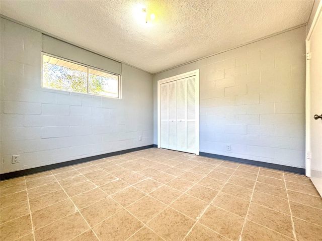 425 E Park Street, Alvin, TX 77511