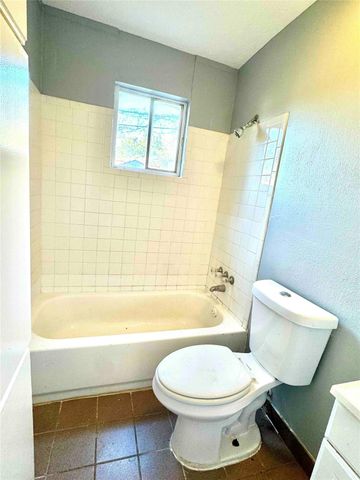 425 E Park Street, Alvin, TX 77511