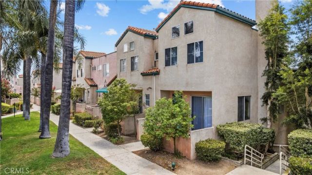 13901 Olive View Lane 27, Sylmar, CA 91342