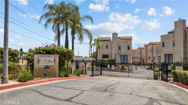 13901 Olive View Lane 27, Sylmar, CA 91342