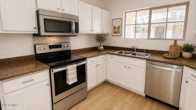 9413 S 33RD Glen, Laveen, AZ 85339