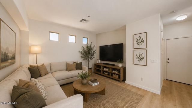 9413 S 33RD Glen, Laveen, AZ 85339