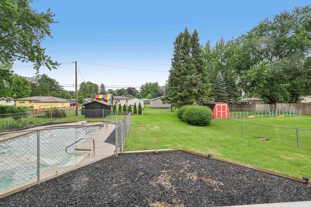 809 West Street, Stoughton, WI 53589