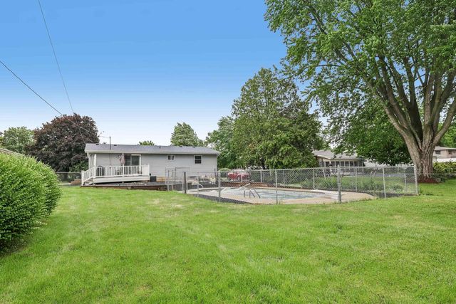 809 West Street, Stoughton, WI 53589