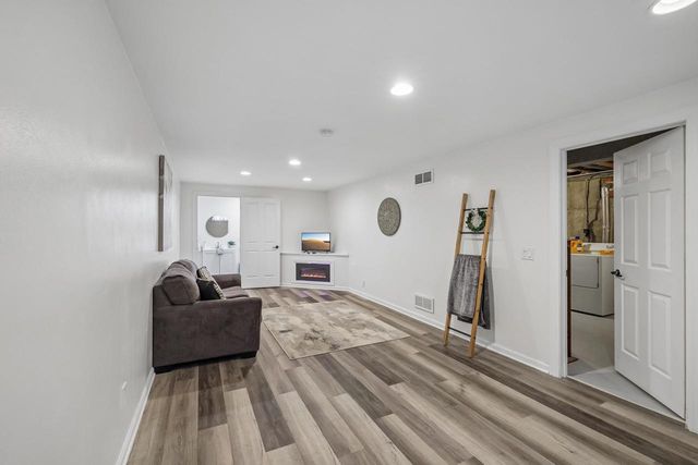 809 West Street, Stoughton, WI 53589