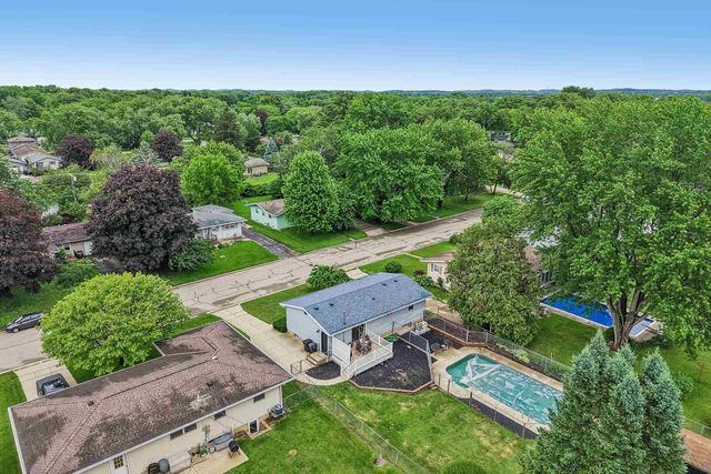 809 West Street, Stoughton, WI 53589