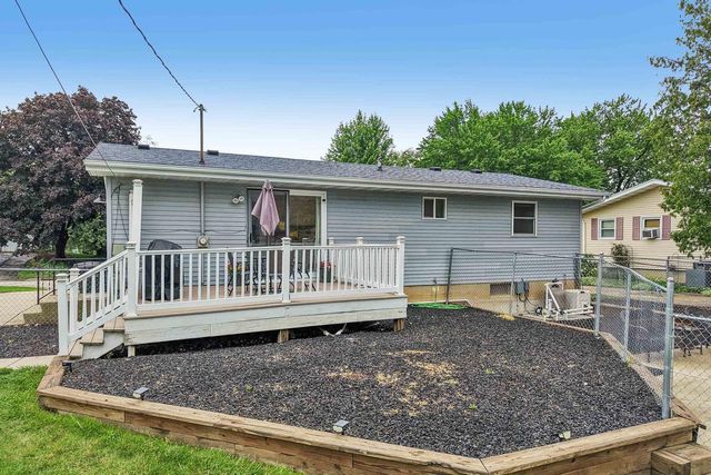 809 West Street, Stoughton, WI 53589