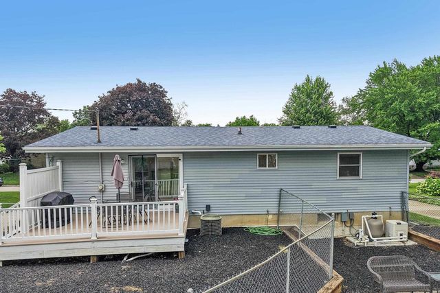 809 West Street, Stoughton, WI 53589