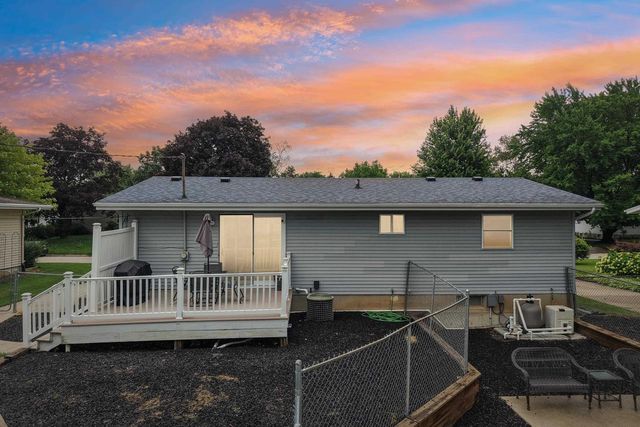 809 West Street, Stoughton, WI 53589