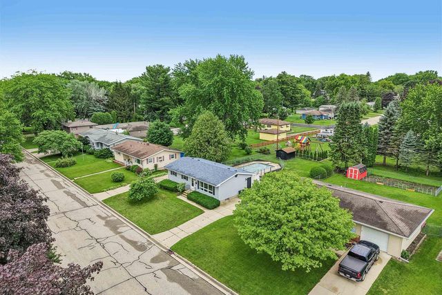 809 West Street, Stoughton, WI 53589