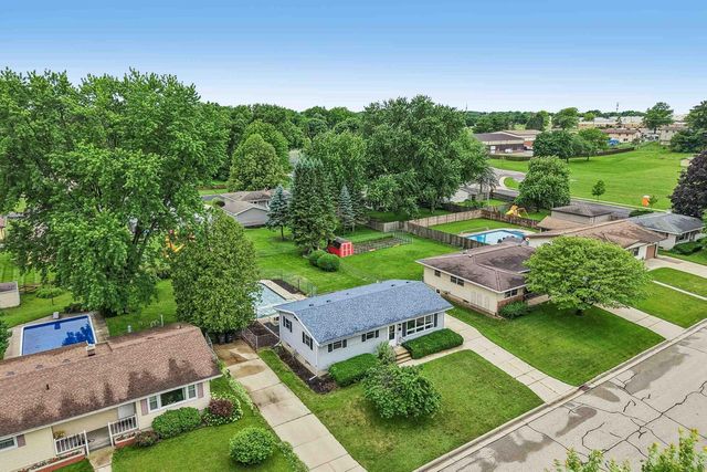 809 West Street, Stoughton, WI 53589