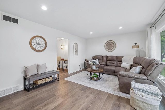 809 West Street, Stoughton, WI 53589