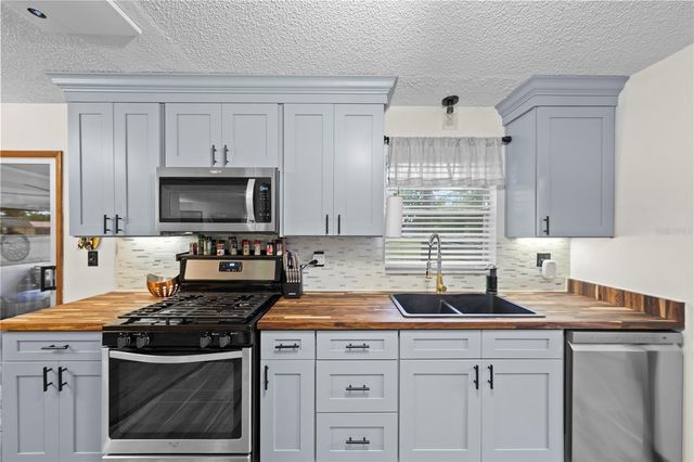 1820 SE 175TH TERRACE ROAD, Silver Springs, FL 34488