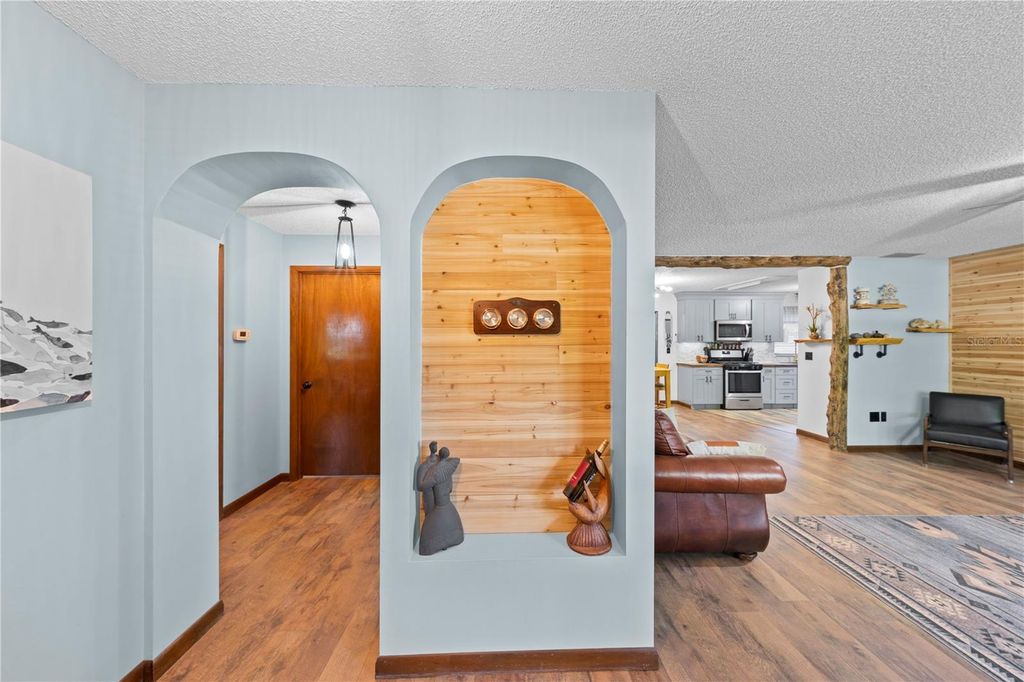 Image 3 of property listing at 1820 SE 175TH TERRACE ROAD, Silver Springs, FL 34488