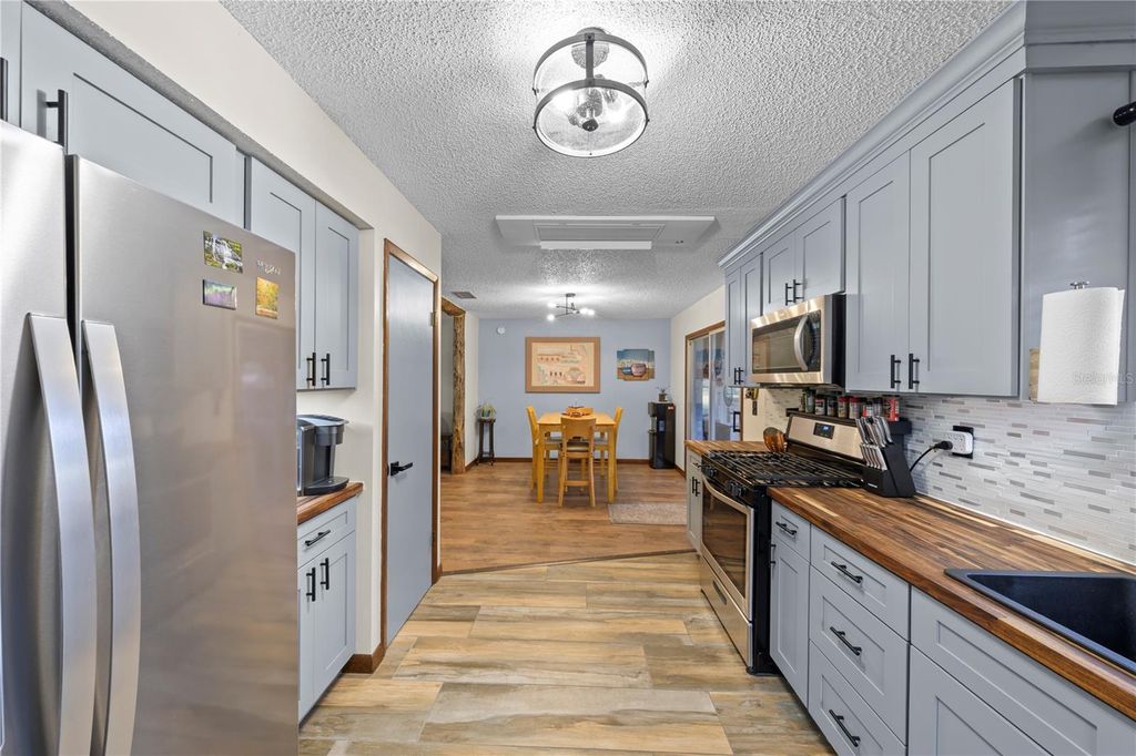Image 22 of property listing at 1820 SE 175TH TERRACE ROAD, Silver Springs, FL 34488