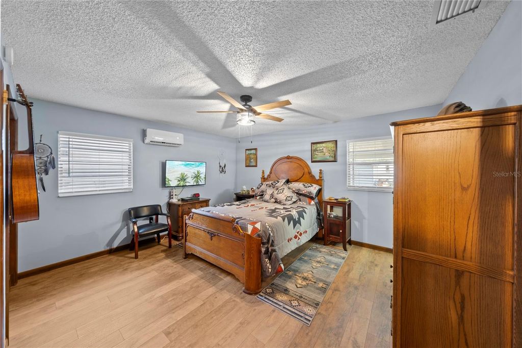 Image 25 of property listing at 1820 SE 175TH TERRACE ROAD, Silver Springs, FL 34488