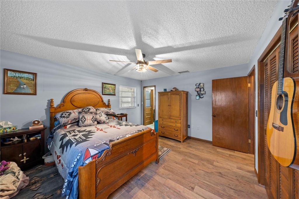Image 28 of property listing at 1820 SE 175TH TERRACE ROAD, Silver Springs, FL 34488