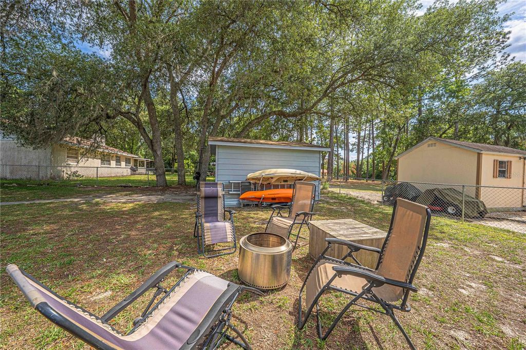Image 38 of property listing at 1820 SE 175TH TERRACE ROAD, Silver Springs, FL 34488