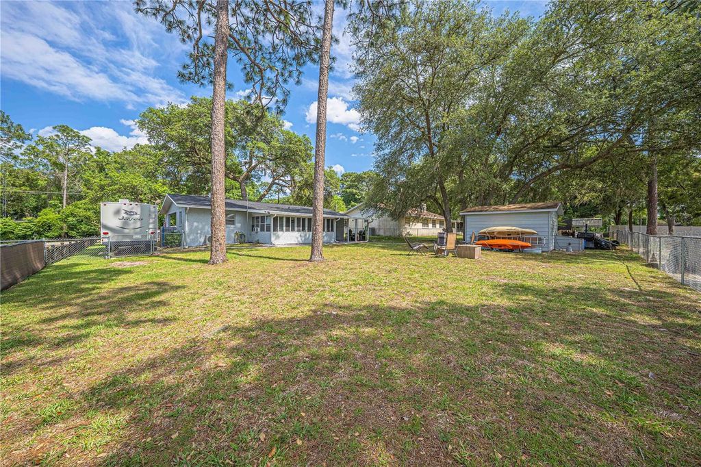 Image 39 of property listing at 1820 SE 175TH TERRACE ROAD, Silver Springs, FL 34488