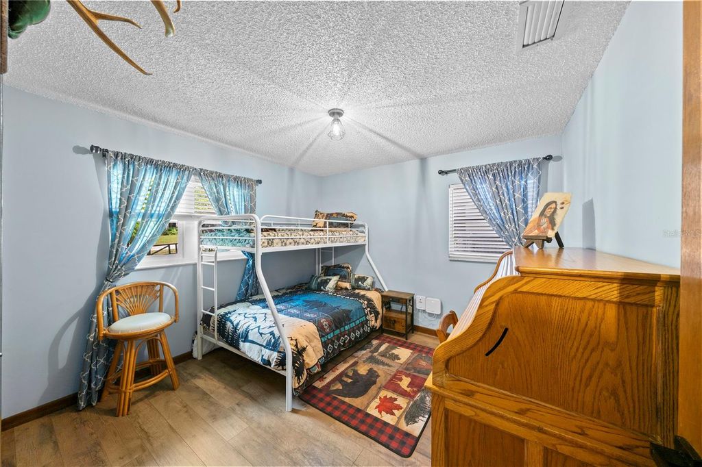 Image 5 of property listing at 1820 SE 175TH TERRACE ROAD, Silver Springs, FL 34488