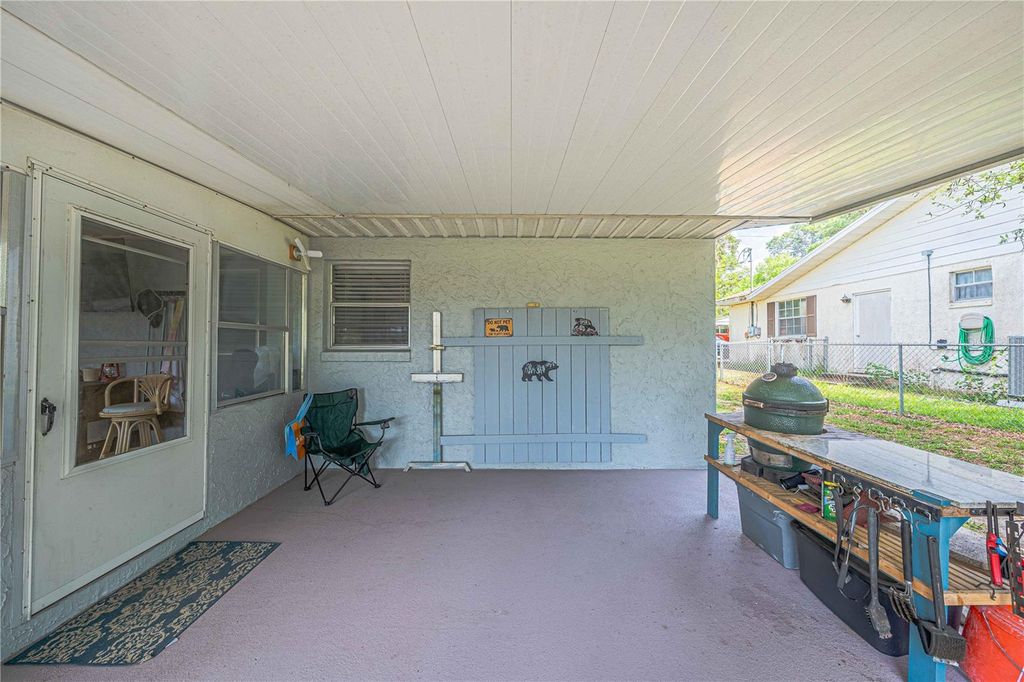 Image 42 of property listing at 1820 SE 175TH TERRACE ROAD, Silver Springs, FL 34488