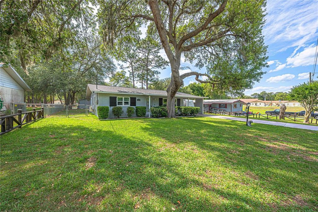 Image 46 of property listing at 1820 SE 175TH TERRACE ROAD, Silver Springs, FL 34488
