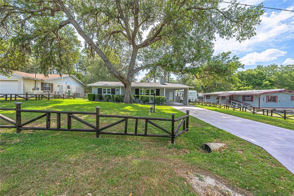 Image 47 of property listing at 1820 SE 175TH TERRACE ROAD, Silver Springs, FL 34488