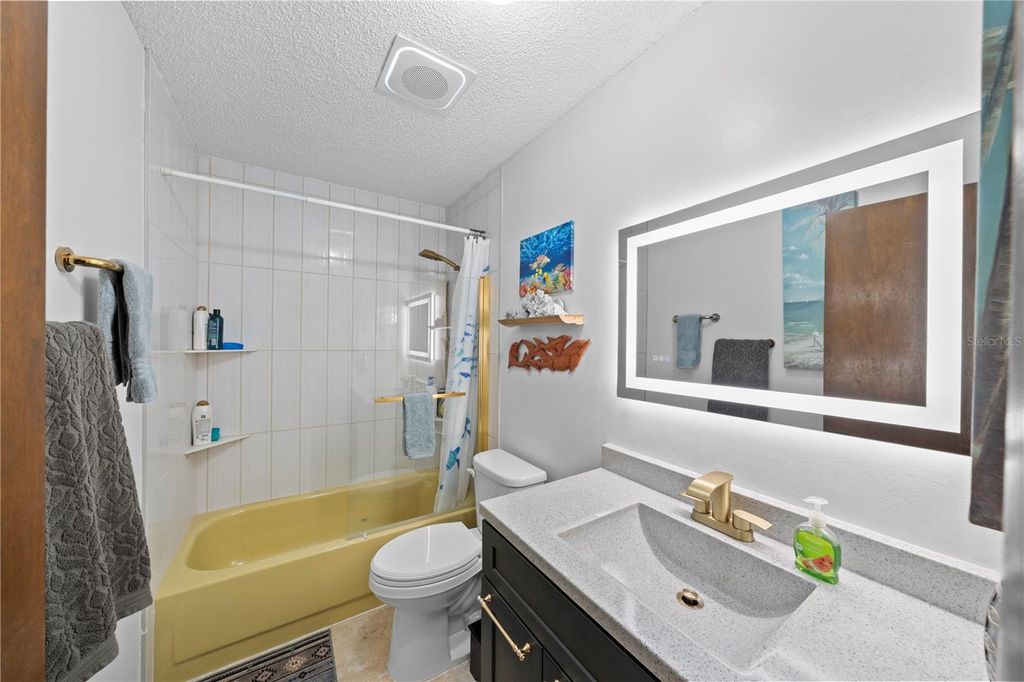 Image 8 of property listing at 1820 SE 175TH TERRACE ROAD, Silver Springs, FL 34488