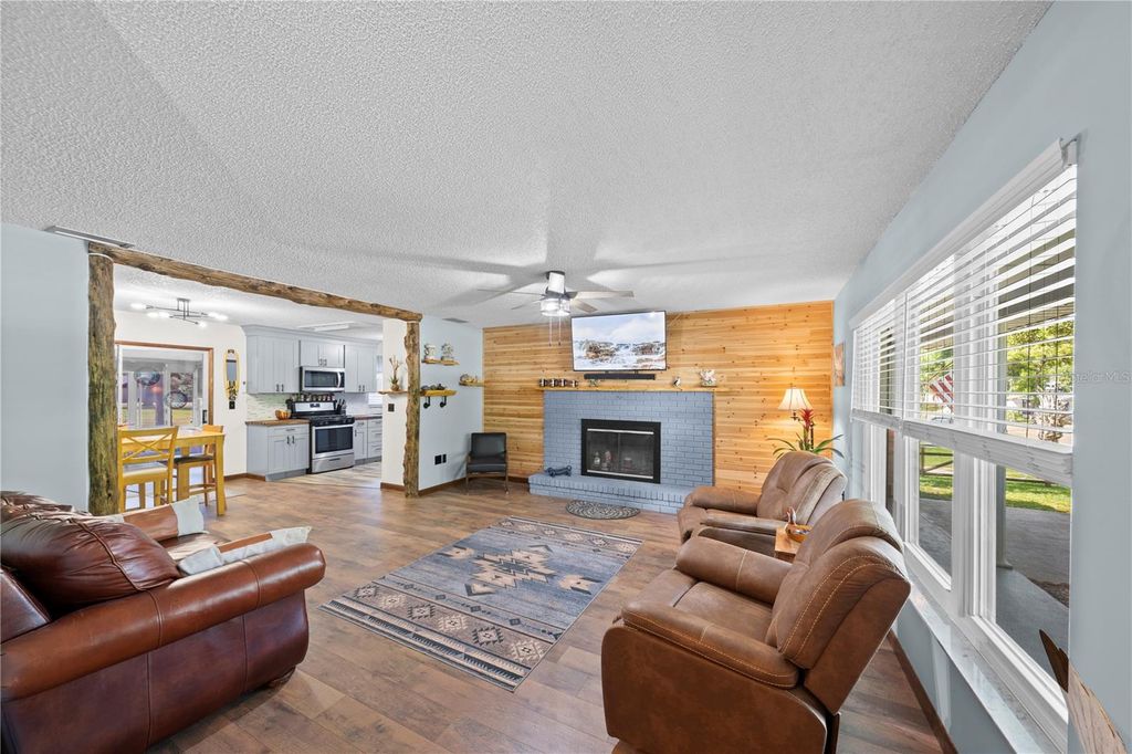 Image 10 of property listing at 1820 SE 175TH TERRACE ROAD, Silver Springs, FL 34488