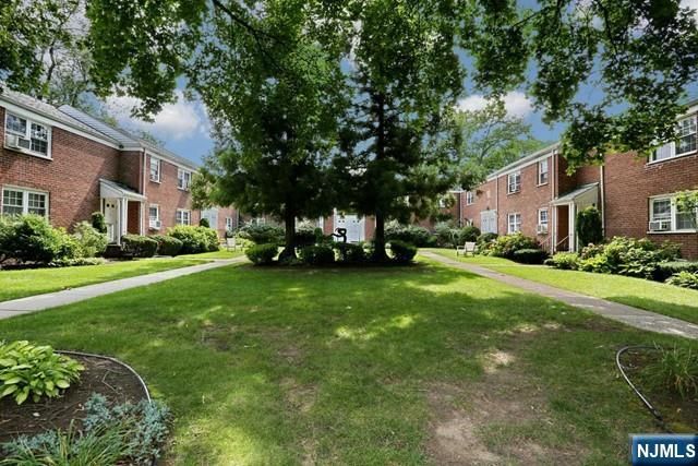 100 Huguenot Avenue 6B, Englewood, NJ 07631